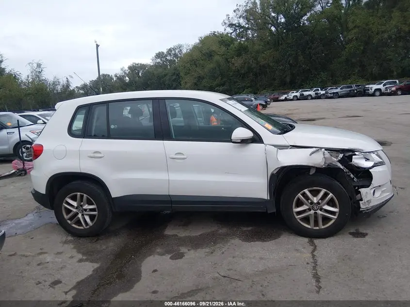 2011 VOLKSWAGEN TIGUAN S