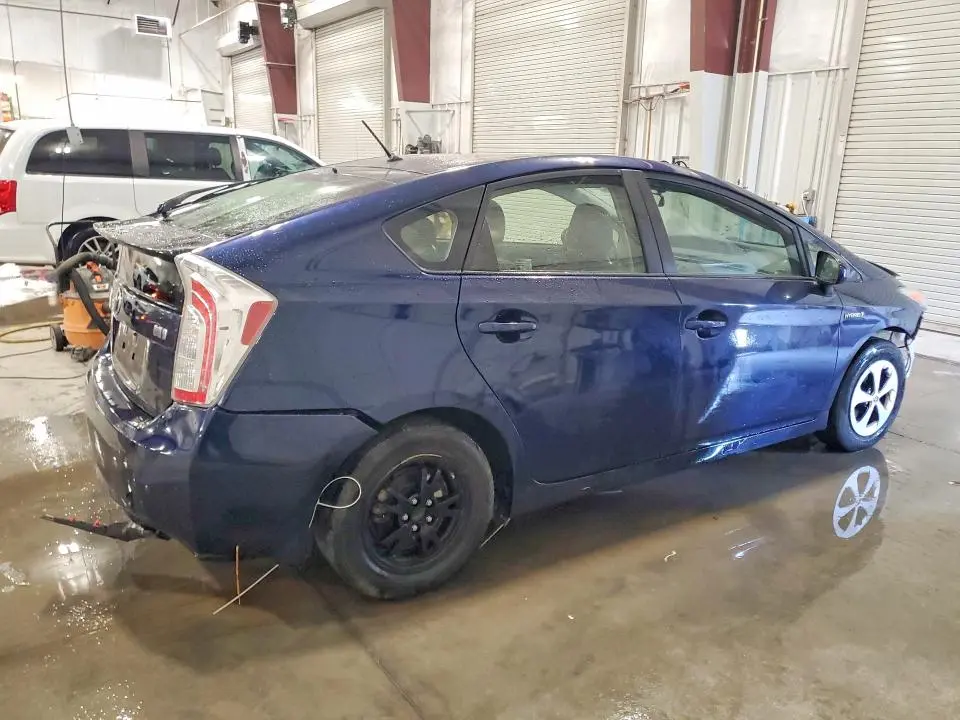 2013 TOYOTA PRIUS TWO  