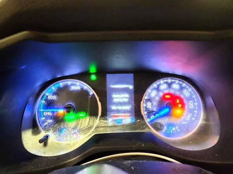 2021 TOYOTA RAV4 XLE  