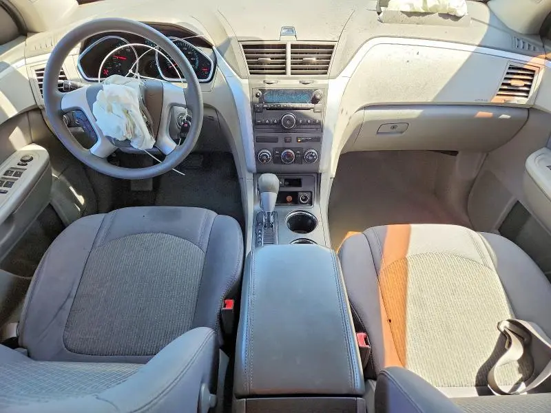 2010 CHEVROLET TRAVERSE LS  