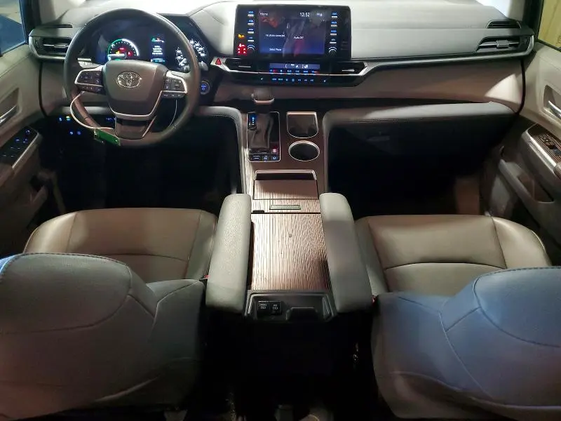 2024 TOYOTA SIENNA XLE 7-PASSENGER  