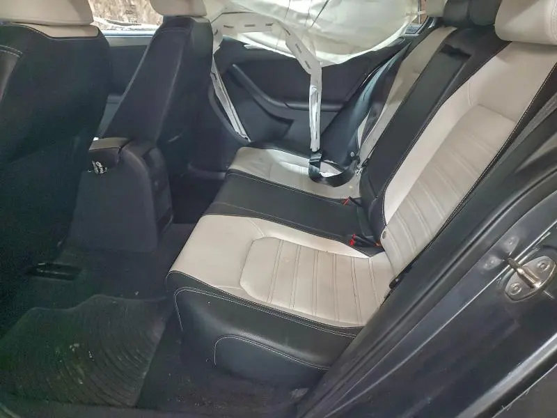 2016 VOLKSWAGEN JETTA SPORT  
