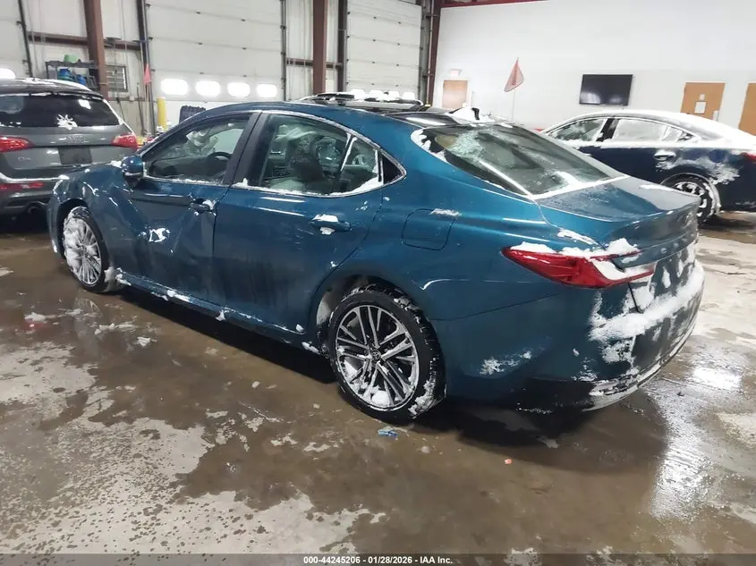 2025 TOYOTA CAMRY XLE