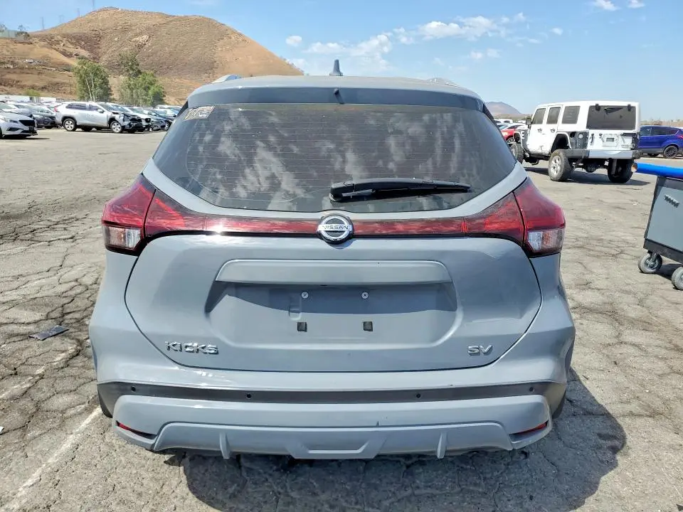 2021 NISSAN KICKS SV  