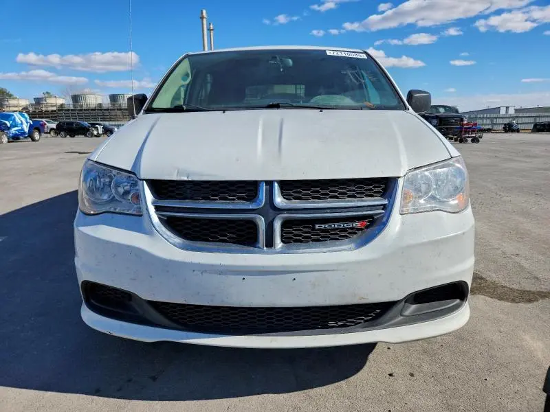 2016 DODGE GRAND CARAVAN SE  