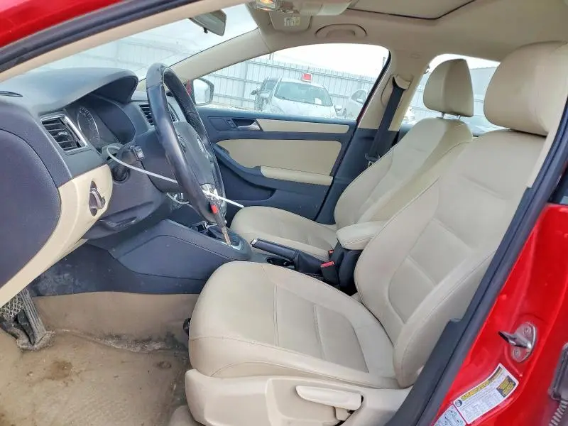 2012 VOLKSWAGEN JETTA SE  