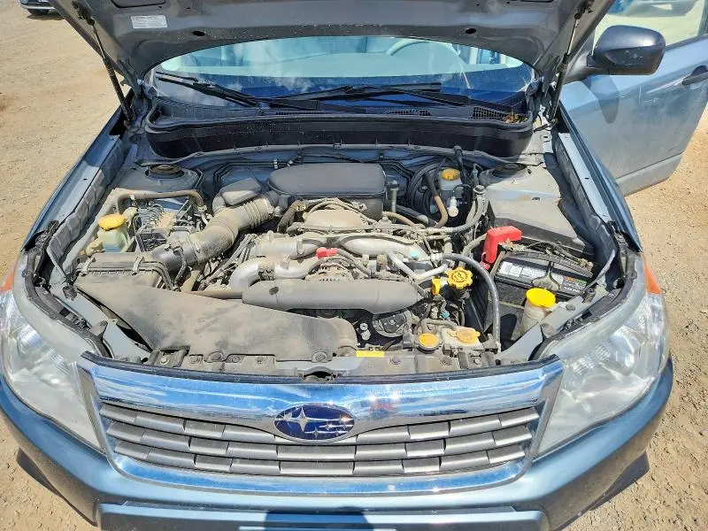 2010 SUBARU FORESTER XS  