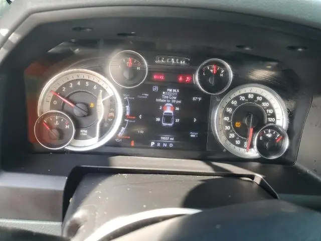 2017 RAM 1500 SLT  