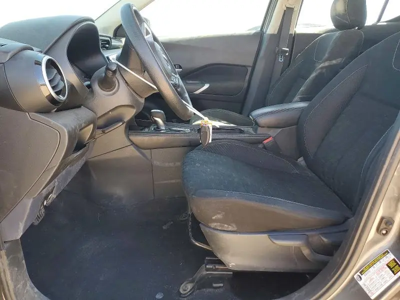 2022 NISSAN KICKS SV  