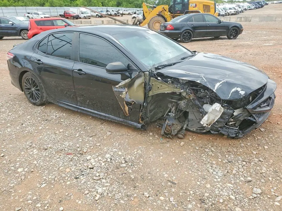 2019 TOYOTA CAMRY SE  