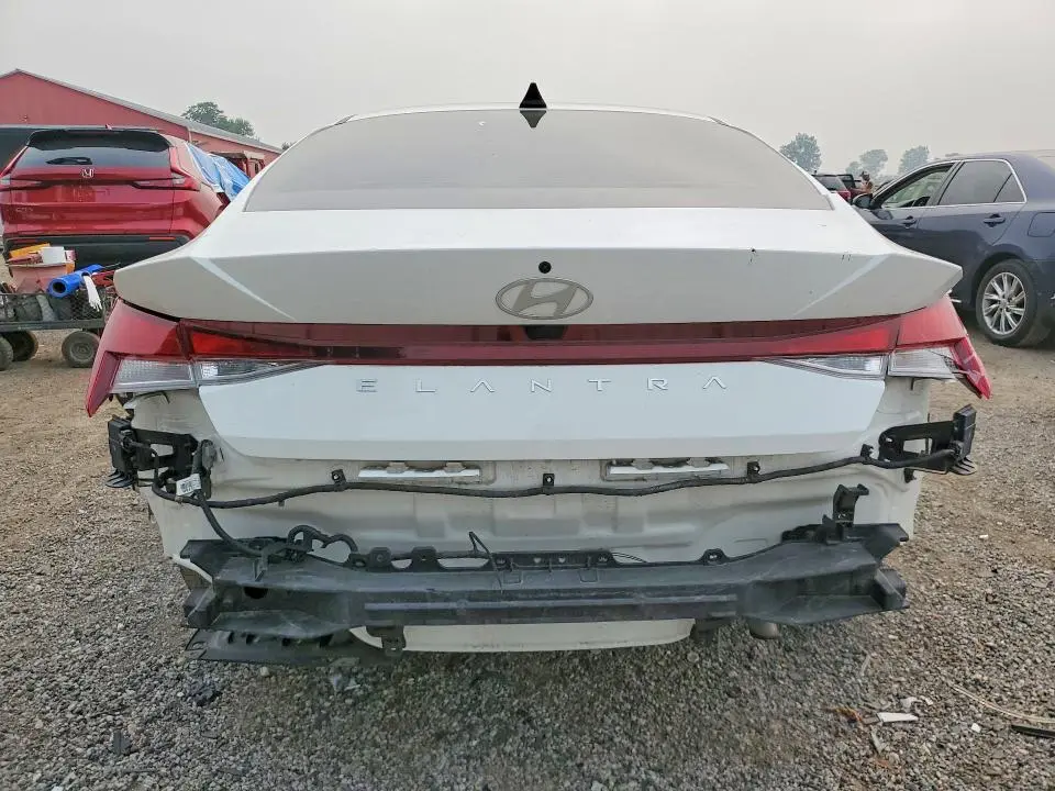 2024 HYUNDAI ELANTRA SEL  