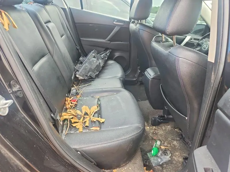 2011 MAZDA 3 S  