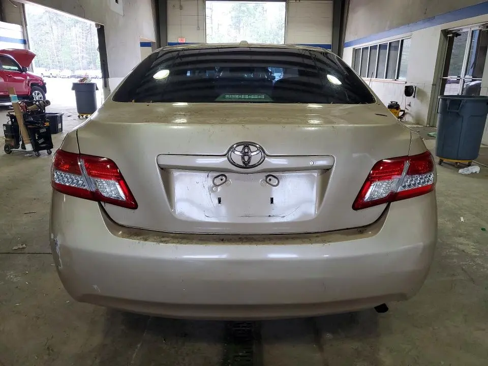2011 TOYOTA CAMRY LE  