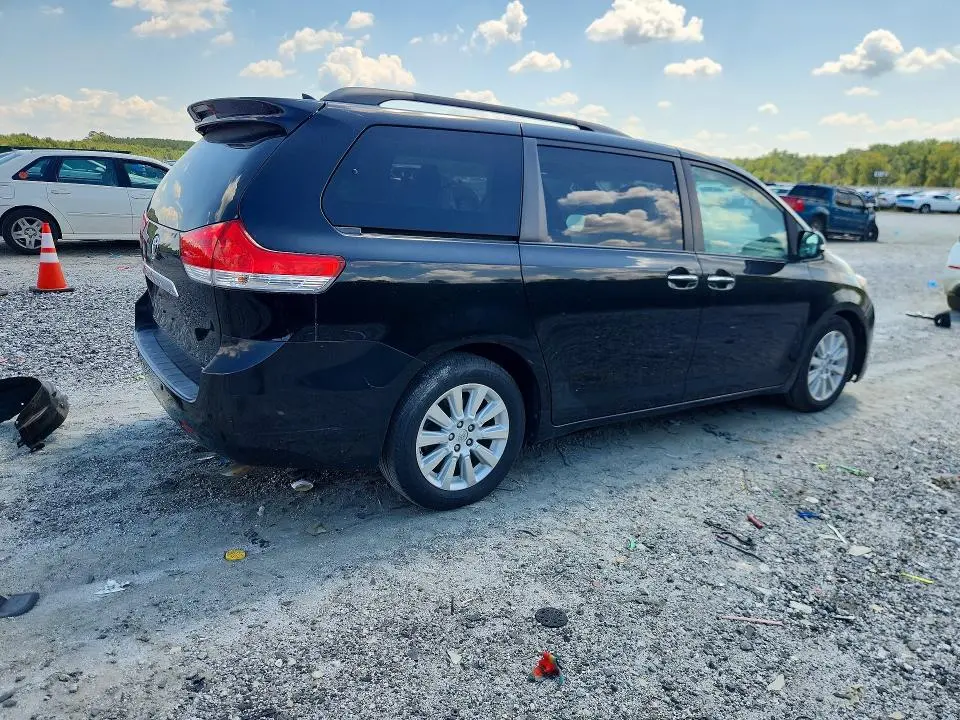 2013 TOYOTA SIENNA LIMITED 7-PASSENGER  