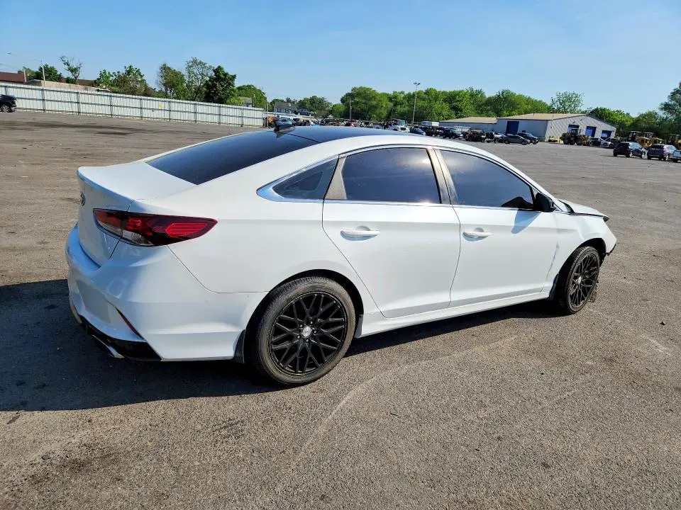 2018 HYUNDAI SONATA SE  