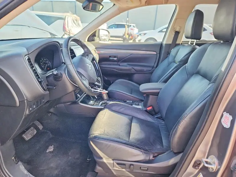 2020 MITSUBISHI OUTLANDER SE  