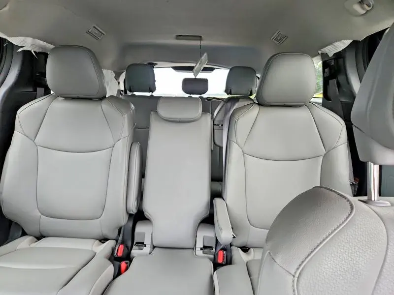 2025 TOYOTA SIENNA XLE 8-PASSENGER  