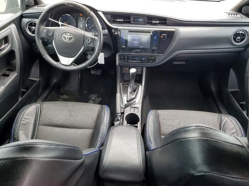 2017 TOYOTA COROLLA SE  