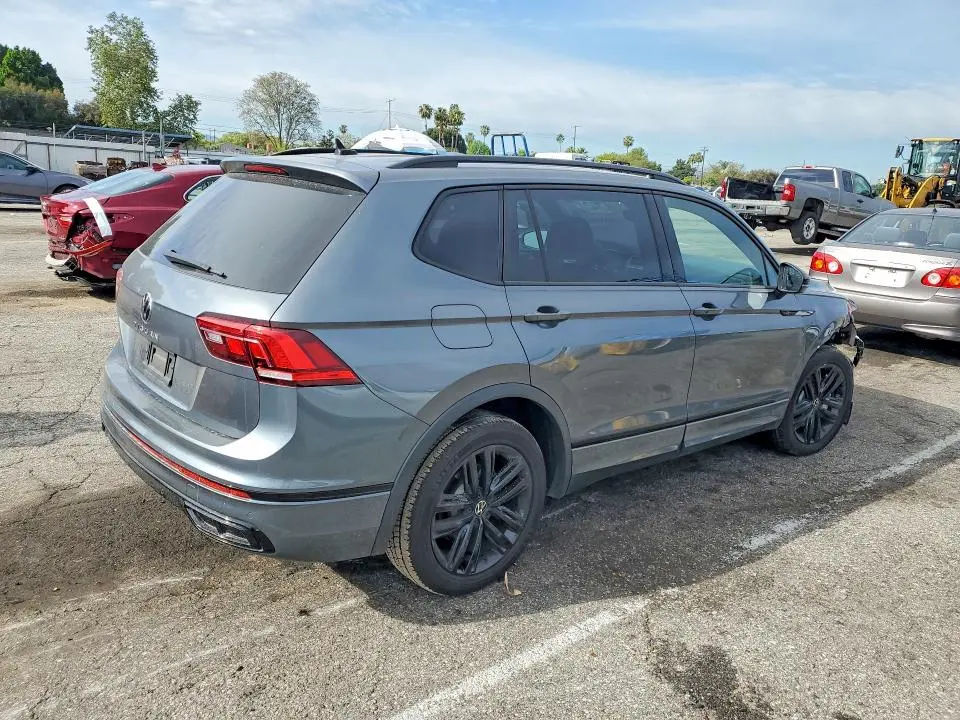 2022 VOLKSWAGEN TIGUAN SE R-LINE BLACK  