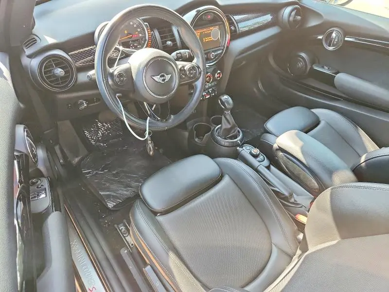 2017 MINI COOPER S  