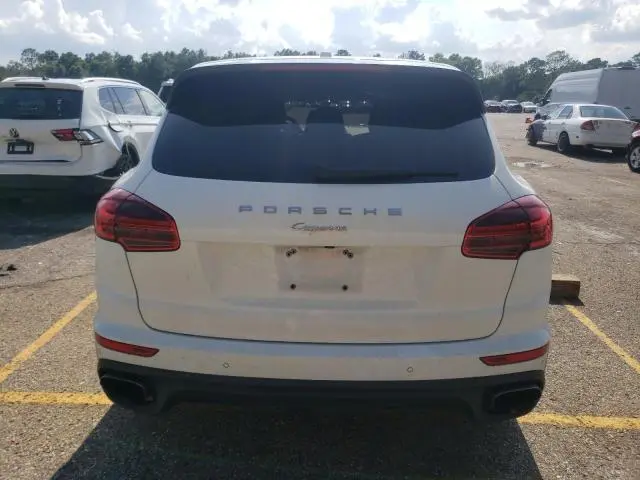 2016 PORSCHE CAYENNE   
