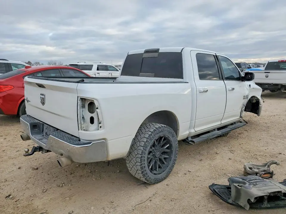 2017 RAM 1500 SLT  