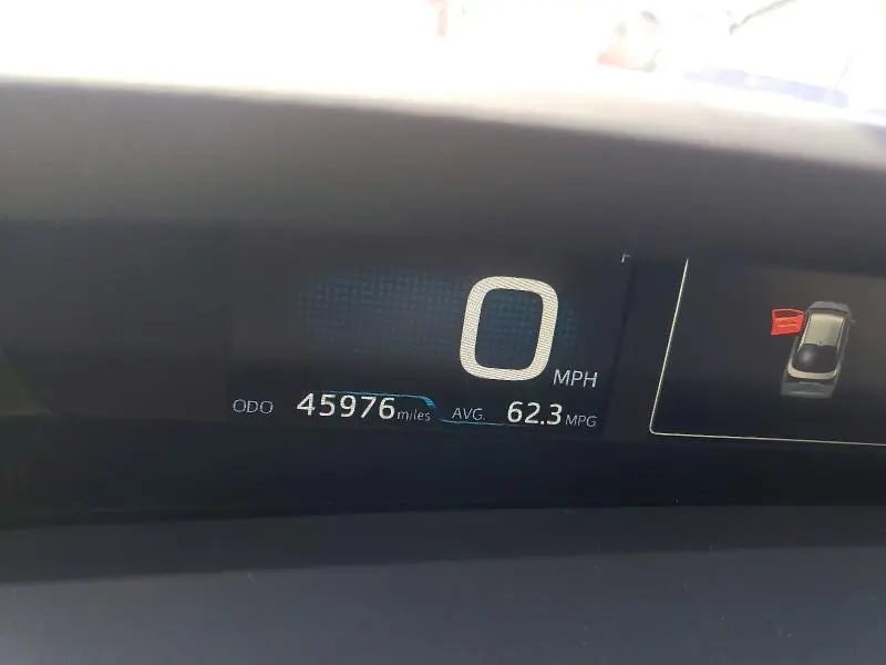 2019 TOYOTA PRIUS LE  