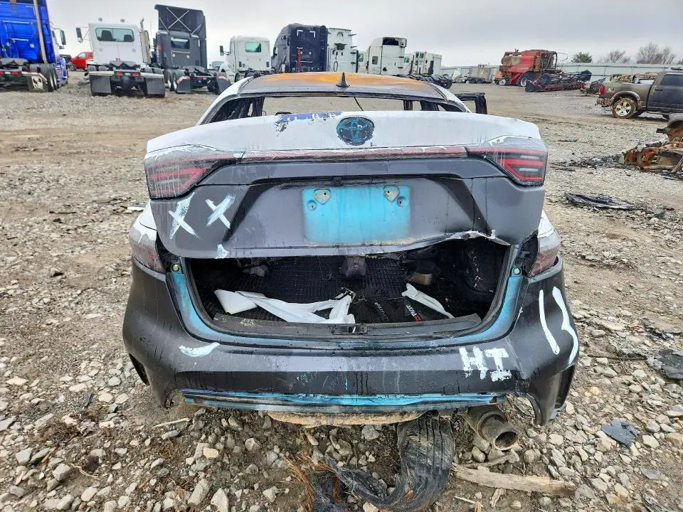2021 TOYOTA COROLLA SE  