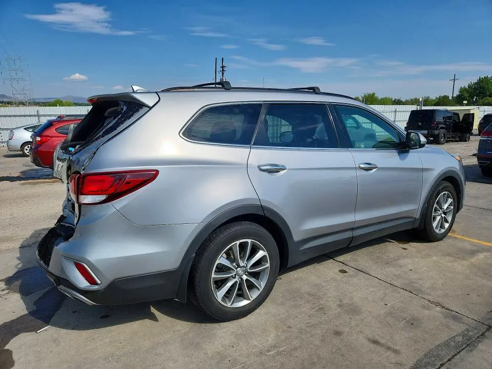 2017 HYUNDAI SANTA FE SE  