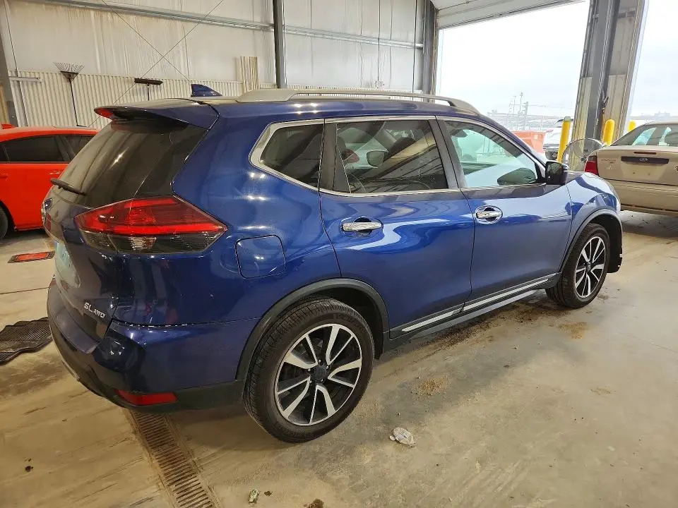2017 NISSAN ROGUE SL  
