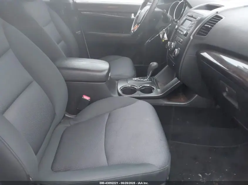 2012 KIA SORENTO LX