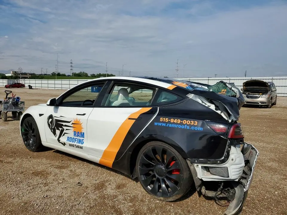 2023 TESLA MODEL 3   