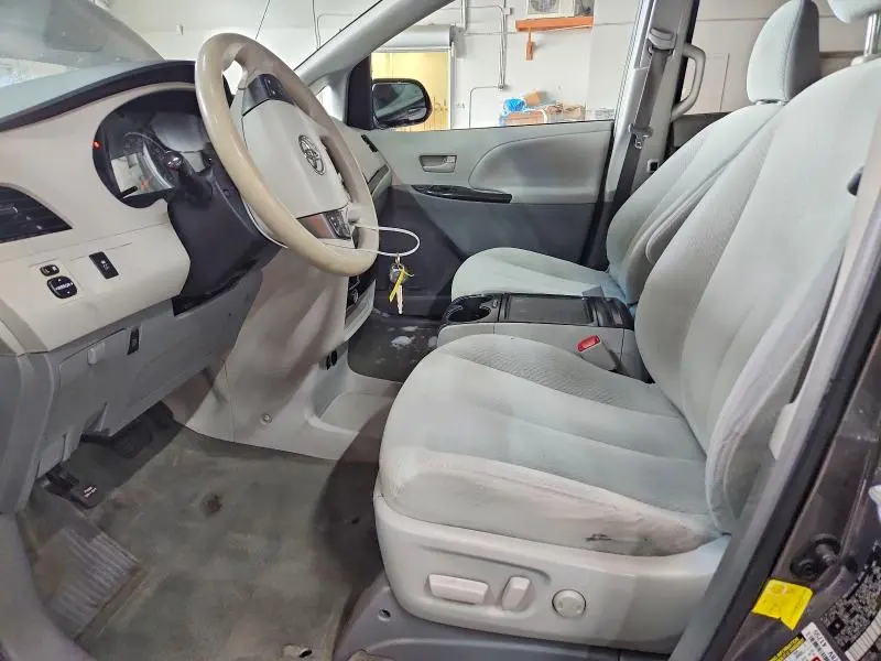 2012 TOYOTA SIENNA LE  