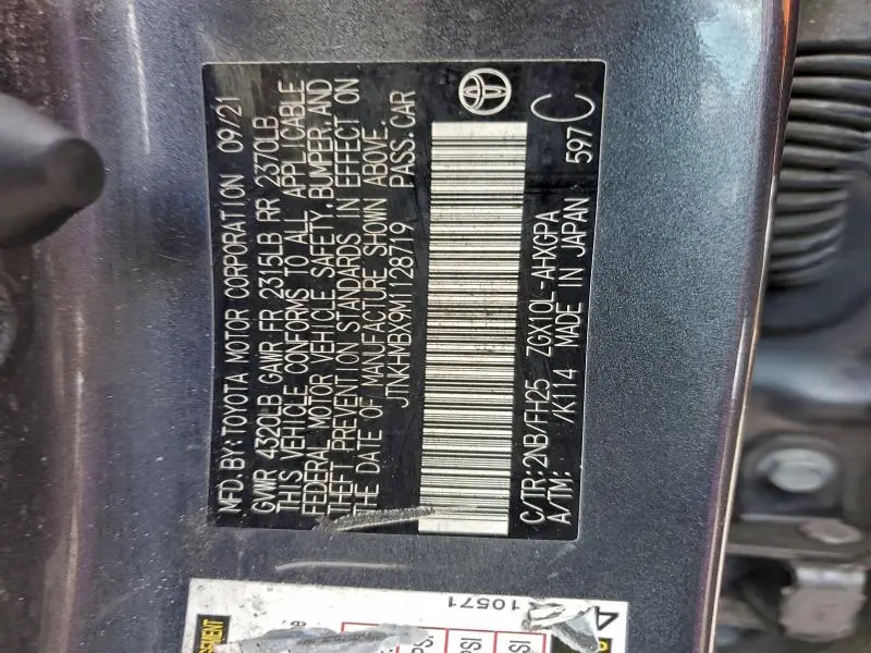 2021 TOYOTA C-HR XLE  