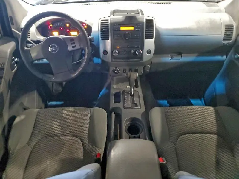 2011 NISSAN FRONTIER SV  