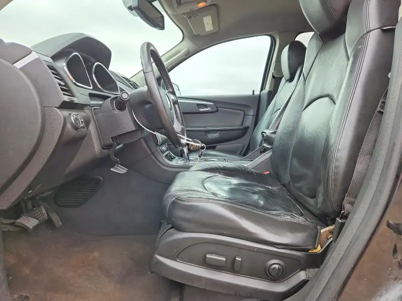 2011 CHEVROLET TRAVERSE LT  