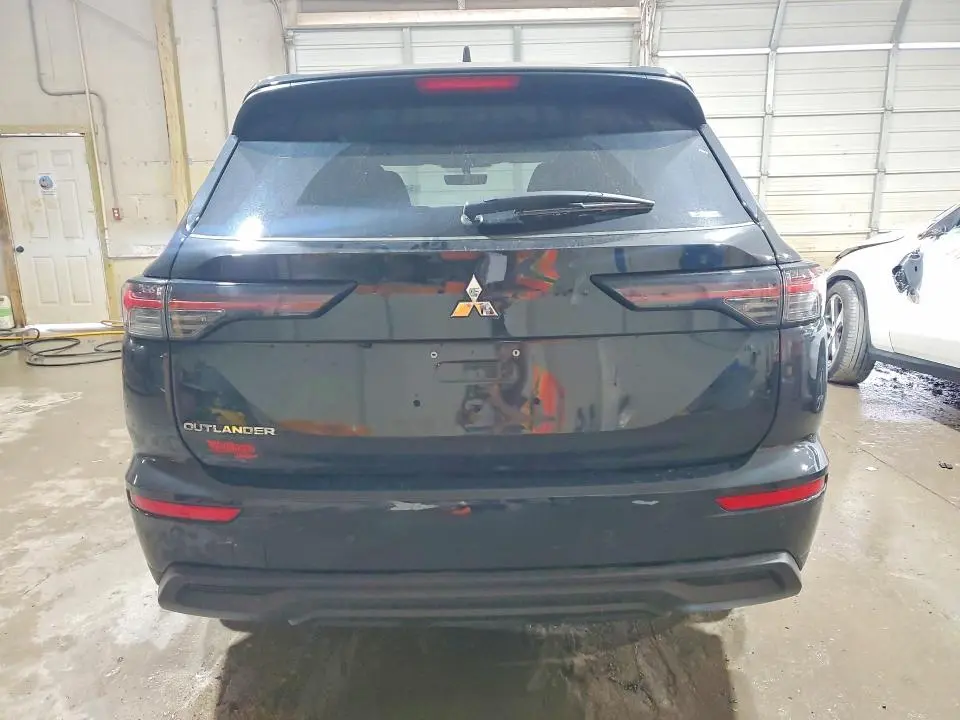 2025 MITSUBISHI OUTLANDER ES  