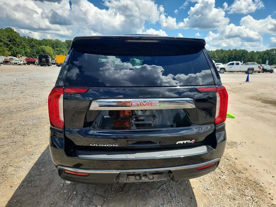 2023 GMC YUKON AT4  