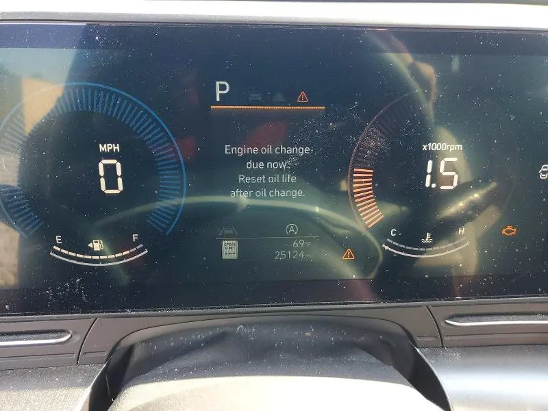2024 HYUNDAI KONA SE  