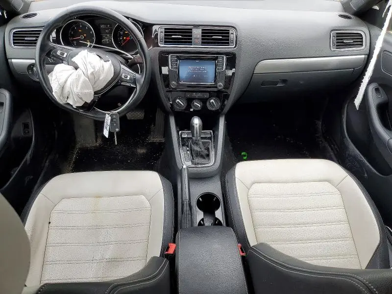 2016 VOLKSWAGEN JETTA SPORT  