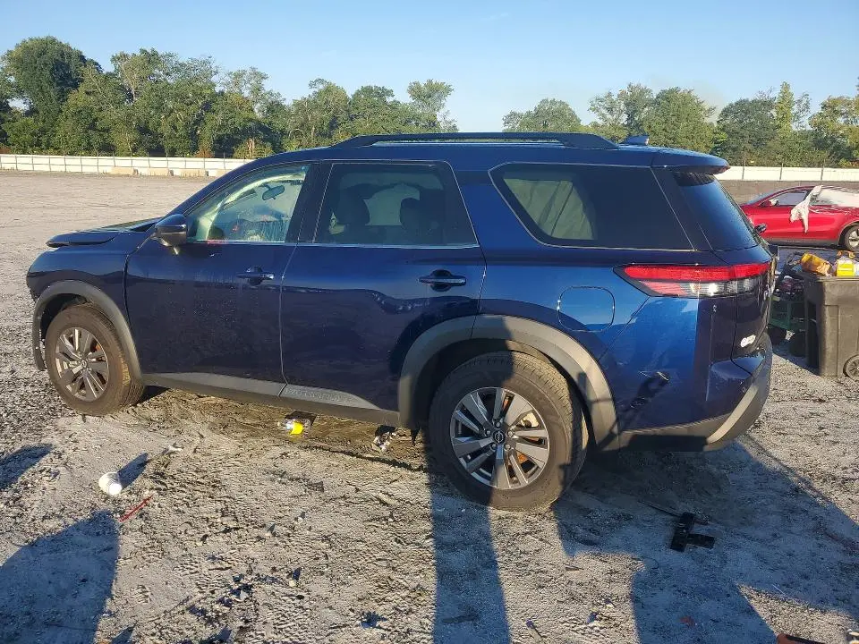 2024 NISSAN PATHFINDER SV  