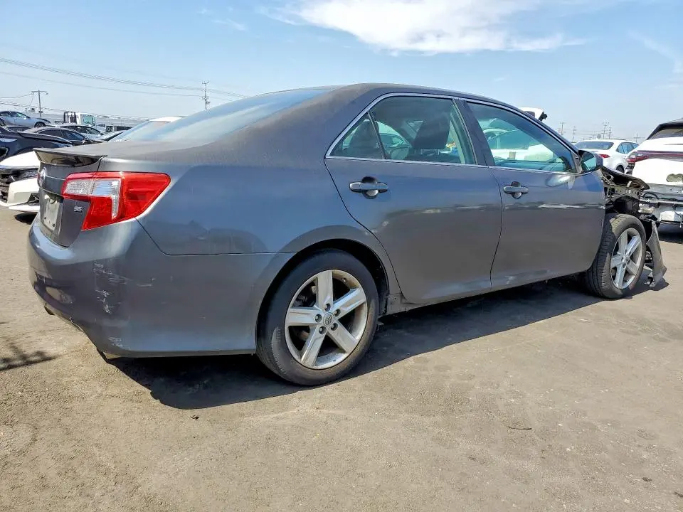 2012 TOYOTA CAMRY SE  
