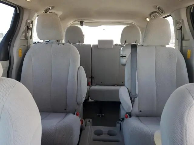 2014 TOYOTA SIENNA LE  
