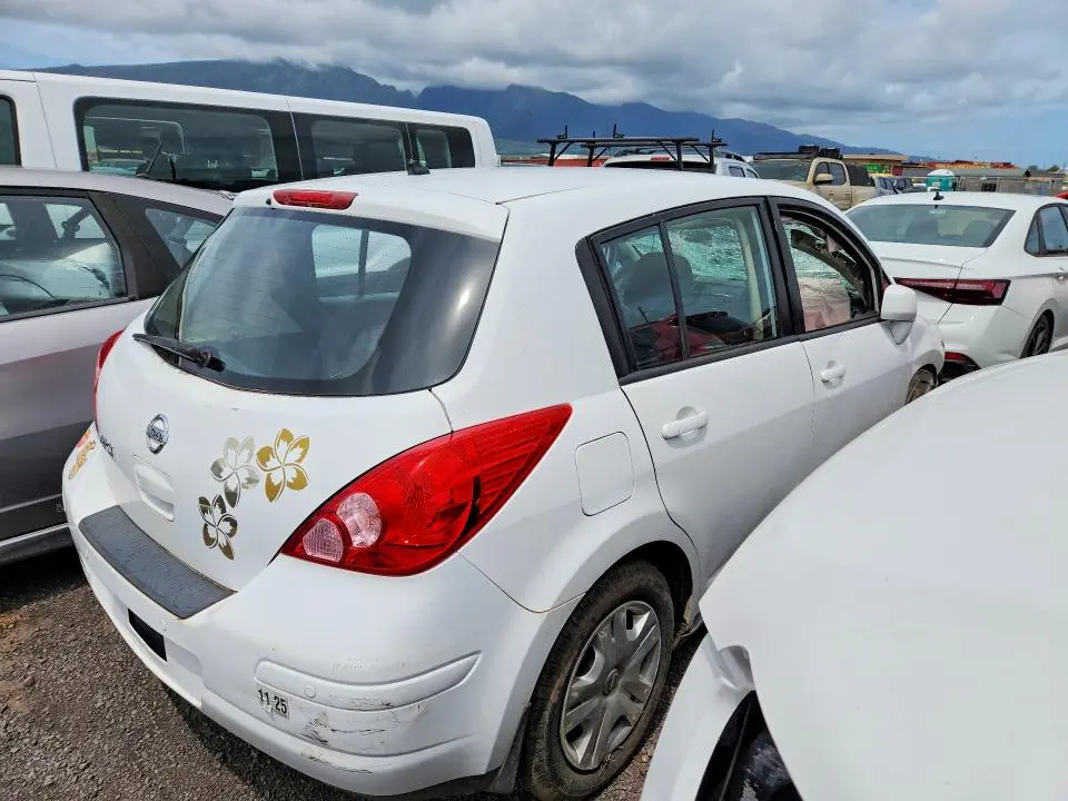 2011 NISSAN VERSA 1.8 S  