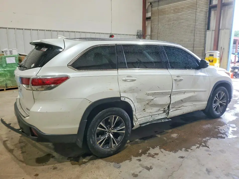 2016 TOYOTA HIGHLANDER XLE  