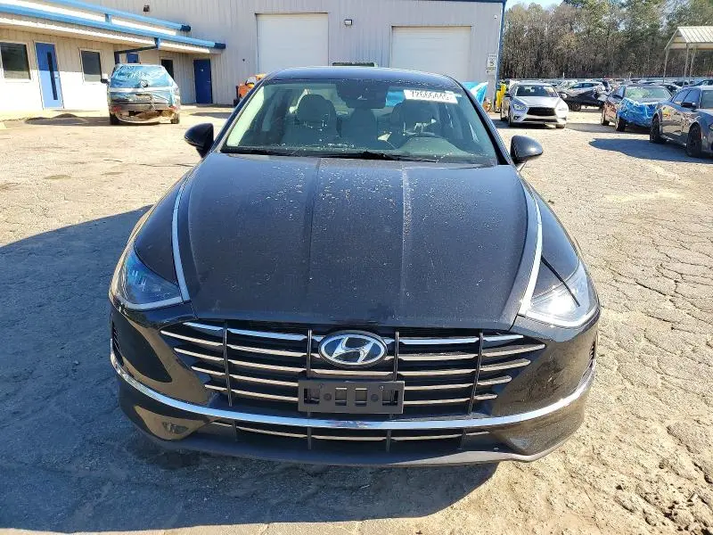 2022 HYUNDAI SONATA SE  