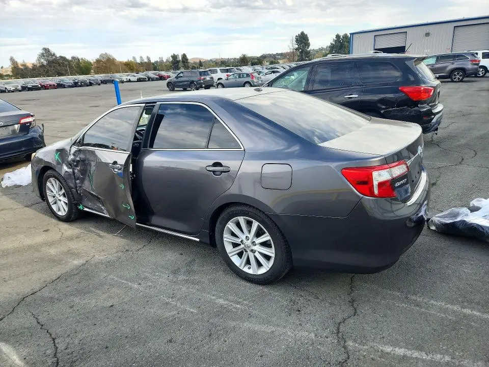 2014 TOYOTA CAMRY XLE  