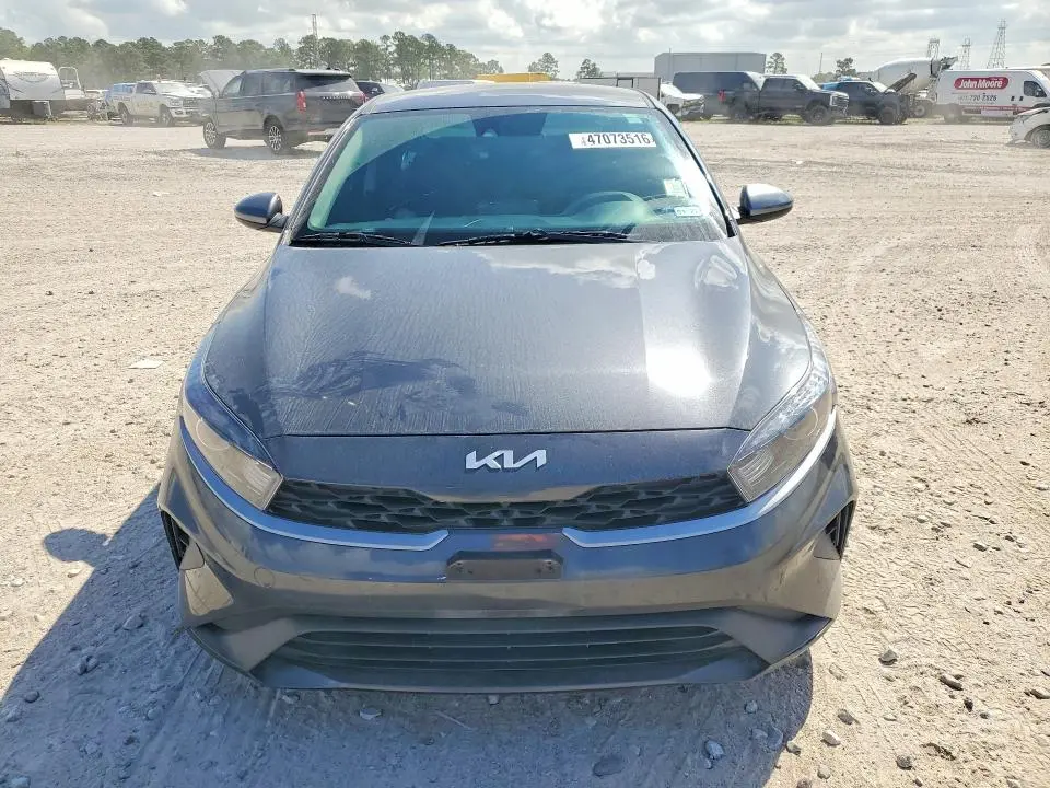 2023 KIA FORTE LXS  
