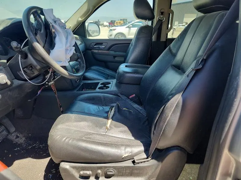 2010 GMC YUKON XL K1500 SLT  