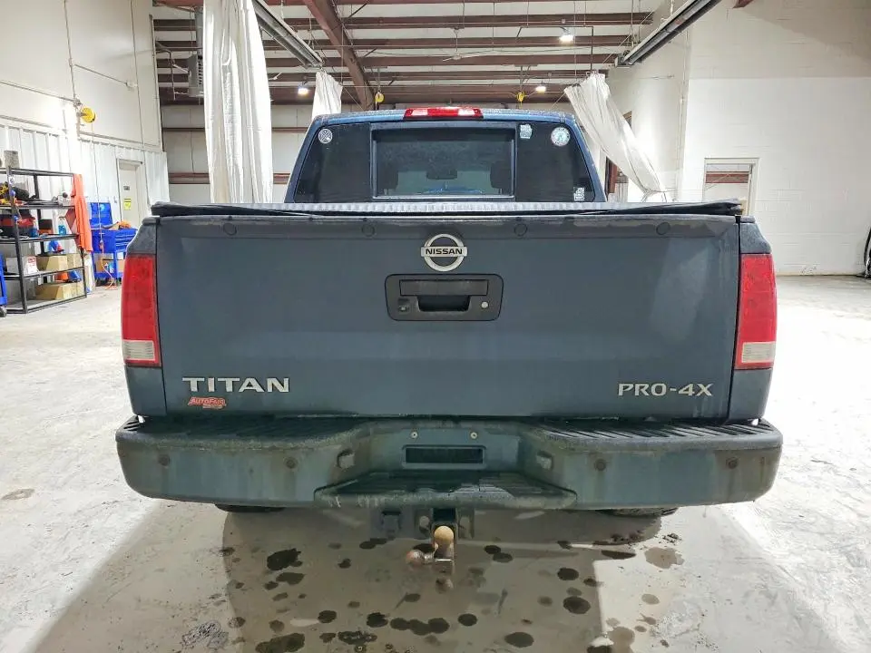 2014 NISSAN TITAN SV  